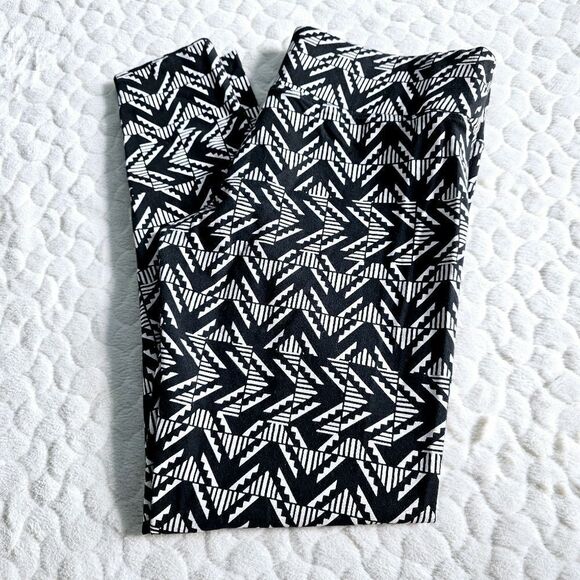 Victoria's Secret Pink leggings geometric medium black white - Picture 1 of 8